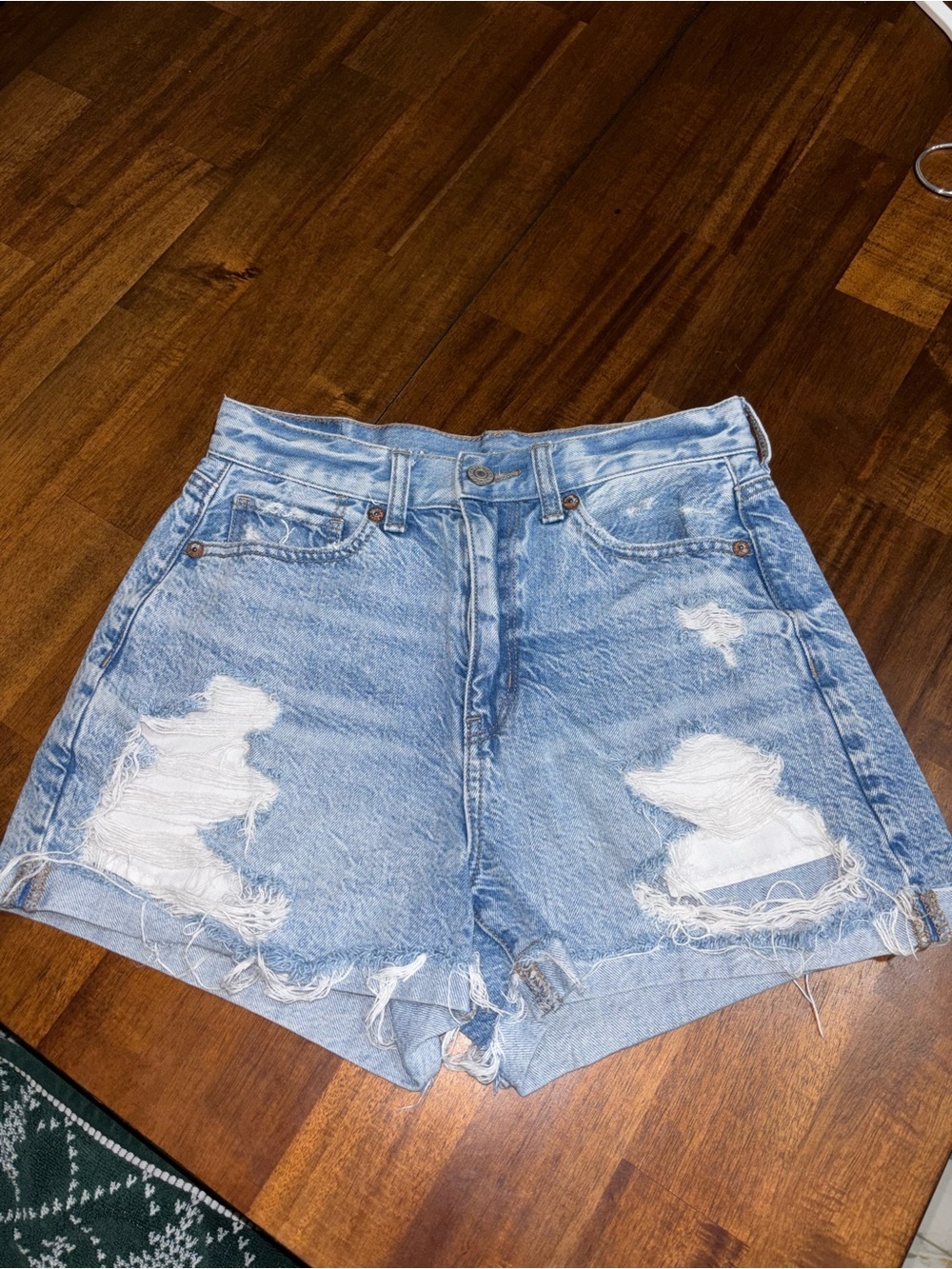 Mom Short Distressed Light Blue Denim